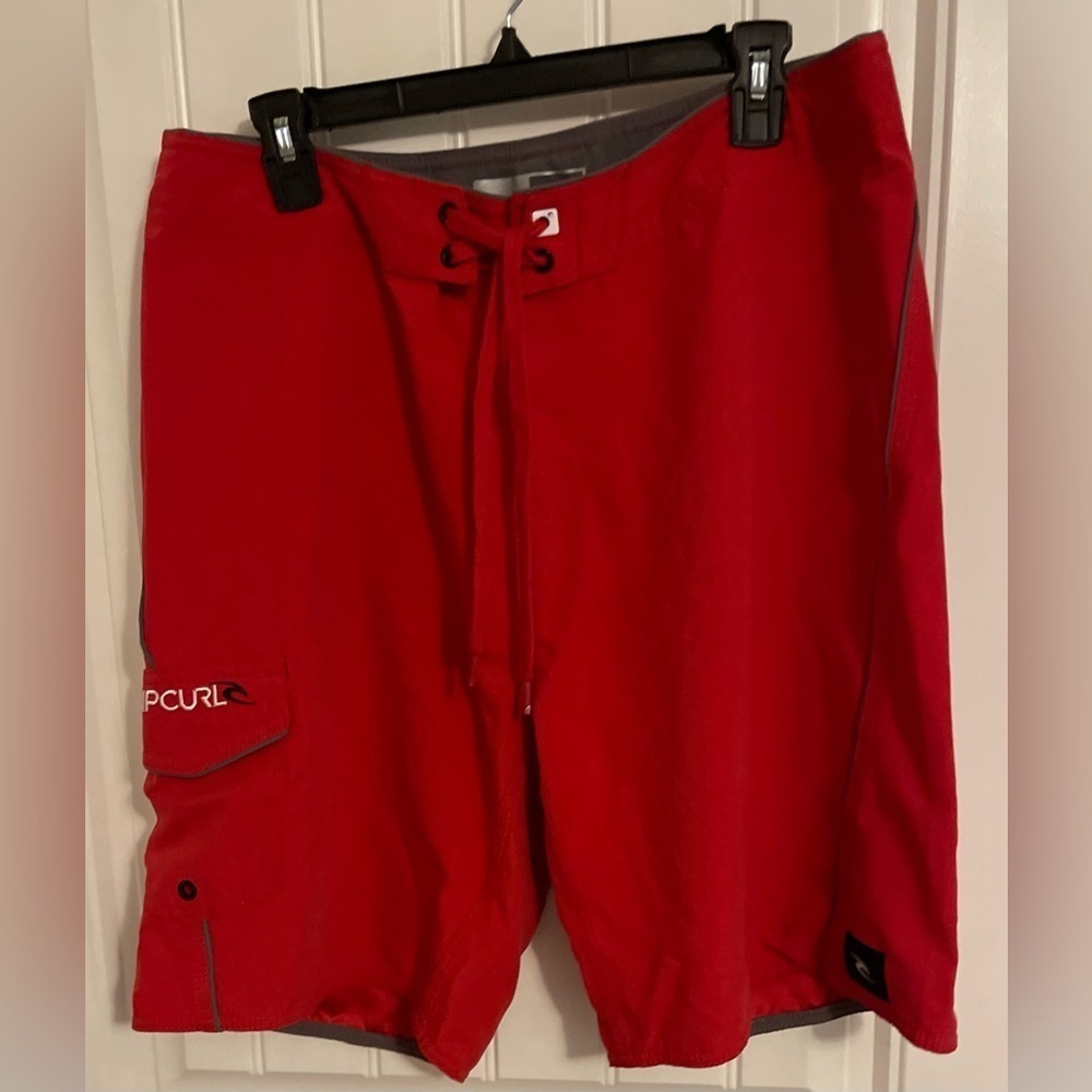 Rip Curl Men’s Cargo Board Shorts Red size 34‎ super soft loose fit